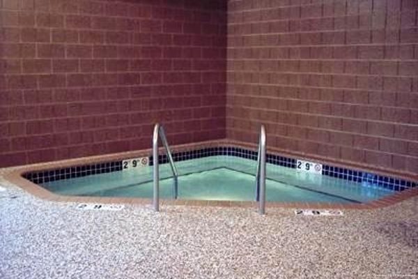 Hotel Pine Peaks Lodge and Suites (Crosslake)
